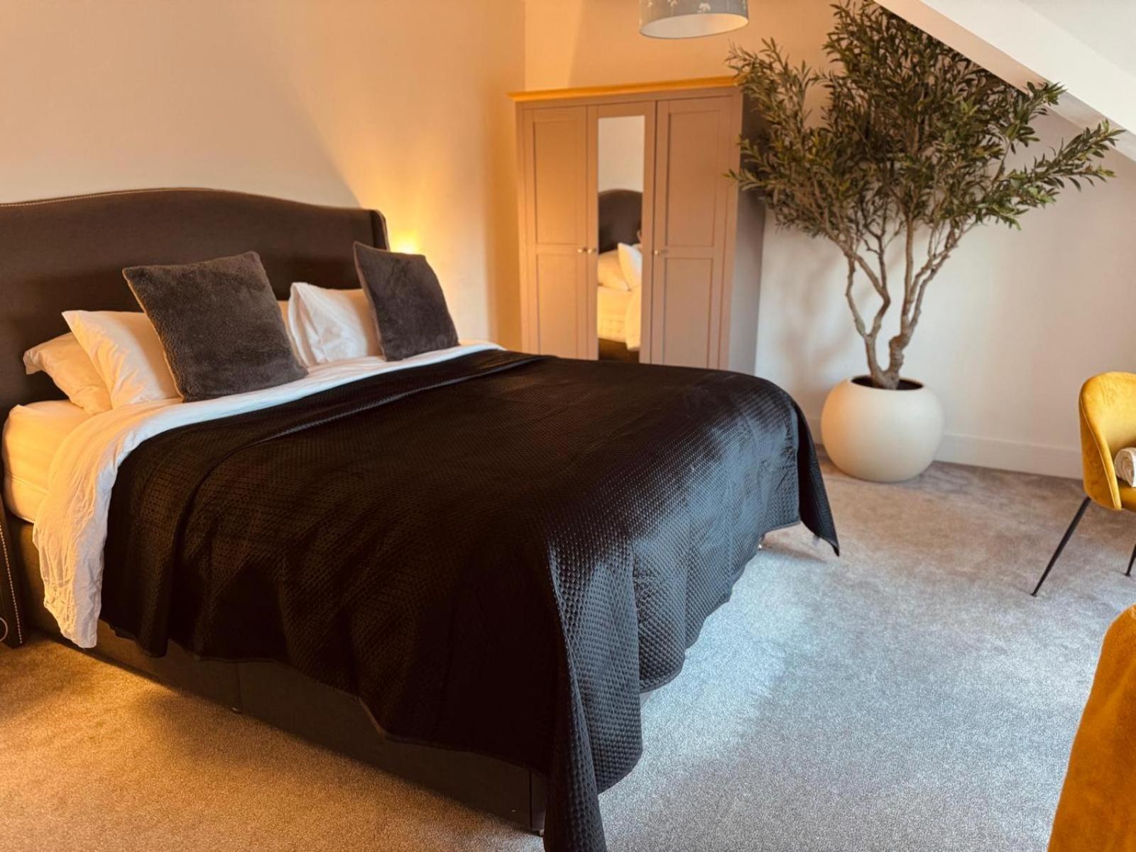 Lola'S Loft With Lake Views - Central Bowness - Pet Friendly Exterior foto